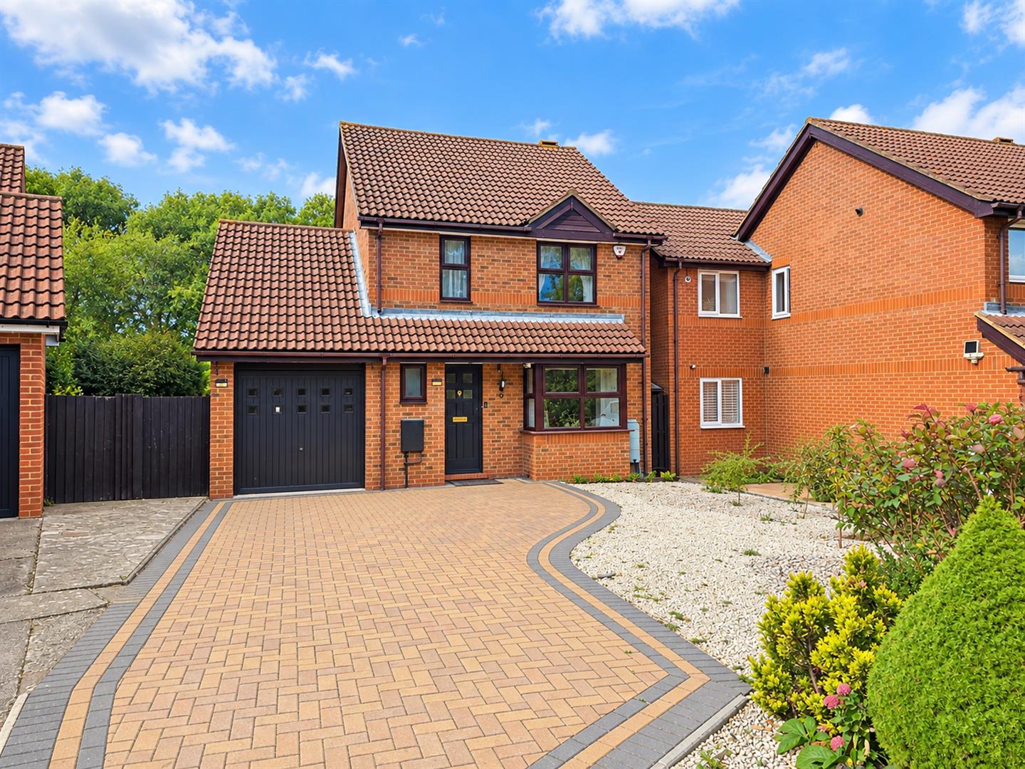 4 bed property in Tatling Grove, Milton Keynes
